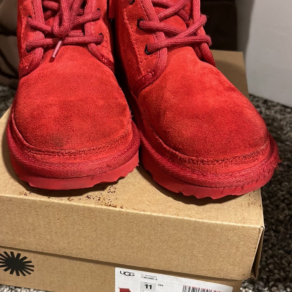 Uggs - Picture 2 of 4